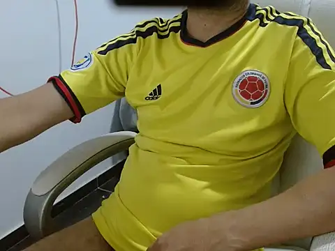 Snapshot of goten-770 chatting on October 14, 7:14 pm goten-770 online show from October 14, 7:14 pm