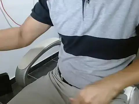 Snapshot of goten-770 chatting on October 22, 6:51 pm goten-770 online show from October 22, 6:51 pm