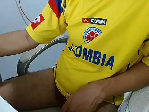 Snapshot of goten-770 chatting on October 25, 6:21 am goten-770 online show from October 25, 6:21 am