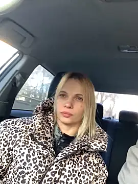 Snapshot of DonorDi chatting on February 13, 12:21 pm DonorDi online show from February 13, 12:21 pm