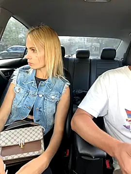 Snapshot of DonorDi chatting on September 15, 1:00 pm DonorDi online show from September 15, 1:00 pm