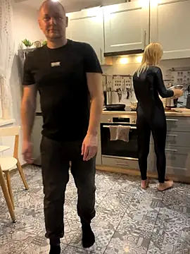 Snapshot of DonorDi chatting on November 22, 2:49 pm DonorDi online show from November 22, 2:49 pm