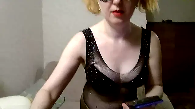 Snapshot of LediLyubava chatting on February 13, 7:31 pm LediLyubava online show from February 13, 7:31 pm