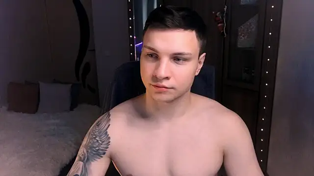 Snapshot of handsome_guy01 chatting on December 3, 8:16 am handsome guy01 online show from December 3, 8:16 am