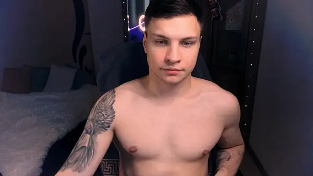Snapshot of handsome_guy01 chatting on December 6, 9:35 pm handsome guy01 online show from December 6, 9:35 pm
