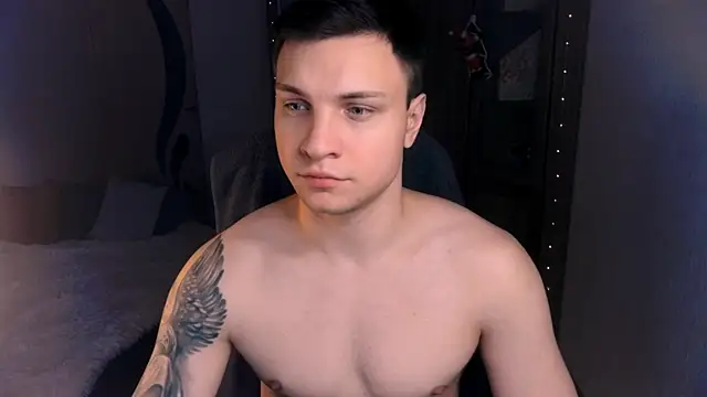 Snapshot of handsome_guy01 chatting on December 7, 1:25 am handsome guy01 online show from December 7, 1:25 am