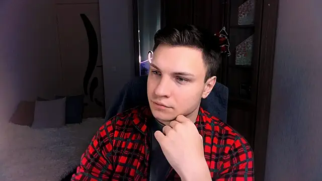 Snapshot of handsome_guy01 chatting on December 12, 11:25 pm handsome guy01 online show from December 12, 11:25 pm