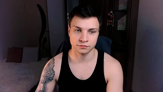 Snapshot of handsome_guy01 chatting on December 16, 7:48 am handsome guy01 online show from December 16, 7:48 am