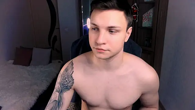 Snapshot of handsome_guy01 chatting on December 17, 4:56 am handsome guy01 online show from December 17, 4:56 am