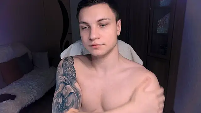 Snapshot of handsome_guy01 chatting on January 20, 7:04 pm handsome guy01 online show from January 20, 7:04 pm