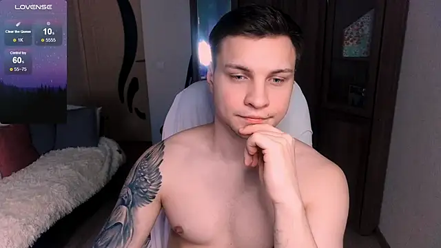 Snapshot of handsome_guy01 chatting on January 27, 4:52 am handsome guy01 online show from January 27, 4:52 am