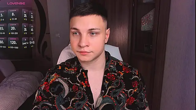 Snapshot of handsome_guy01 chatting on January 31, 12:50 am handsome guy01 online show from January 31, 12:50 am