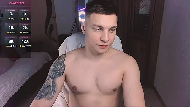 Snapshot of handsome_guy01 chatting on February 1, 8:08 am handsome guy01 online show from February 1, 8:08 am
