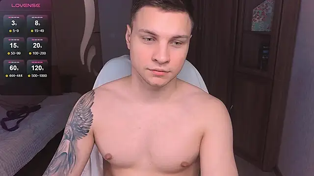Snapshot of handsome_guy01 chatting on February 15, 2:04 am handsome guy01 online show from February 15, 2:04 am