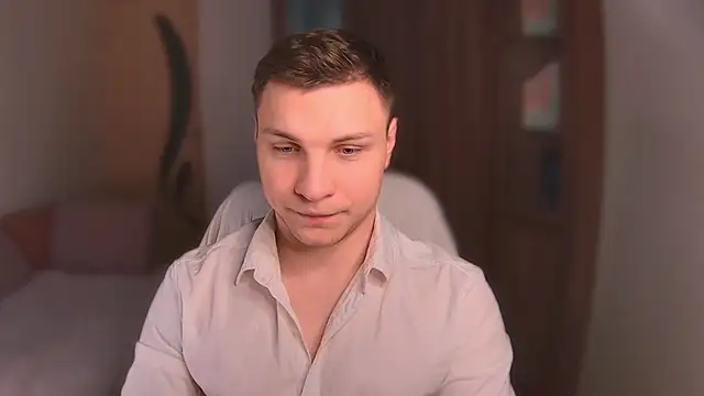 Snapshot of handsome_guy01 chatting on February 20, 4:39 am handsome guy01 online show from February 20, 4:39 am