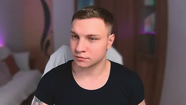 Snapshot of handsome_guy01 chatting on March 8, 12:55 am handsome guy01 online show from March 8, 12:55 am