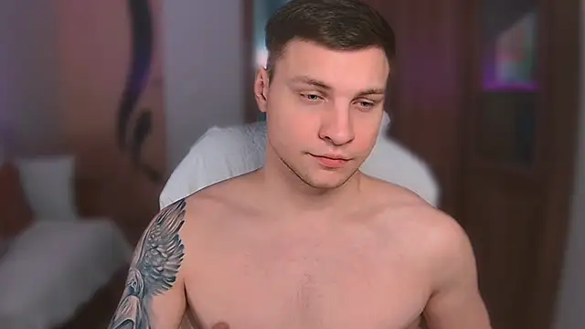 Snapshot of handsome_guy01 chatting on March 22, 12:28 am handsome guy01 online show from March 22, 12:28 am