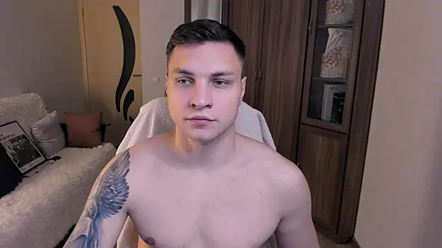 Snapshot of handsome_guy01 chatting on September 15, 6:30 pm handsome guy01 online show from September 15, 6:30 pm
