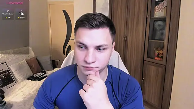 Snapshot of handsome_guy01 chatting on September 30, 2:27 am handsome guy01 online show from September 30, 2:27 am