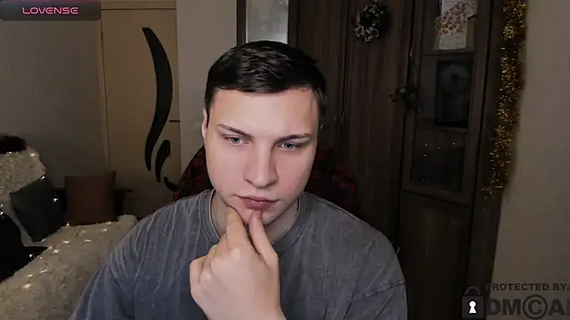 handsome guy01 online show from November 28, 12:02 am