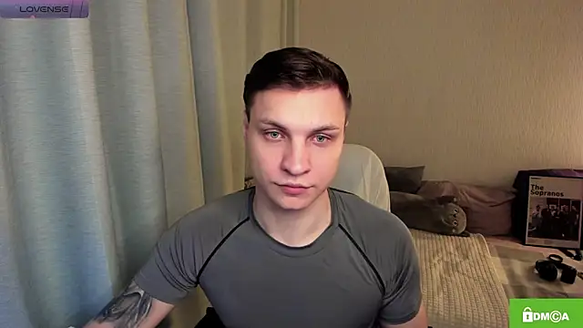 handsome guy01 online show from May 21, 7:43 pm