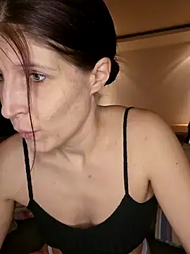 Lenchen  online show from February 13, 8:45 pm