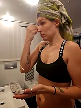 Lenchen  online show from February 24, 8:03 pm