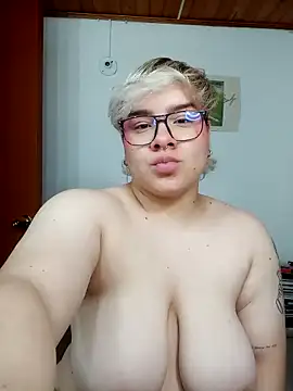 amalia love online show from November 7, 4:12 am