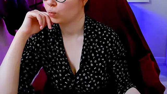 CarolGiggly online show from December 21, 12:40 am