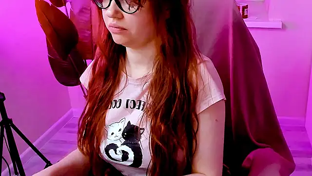 CarolGiggly online show from February 8, 11:52 pm