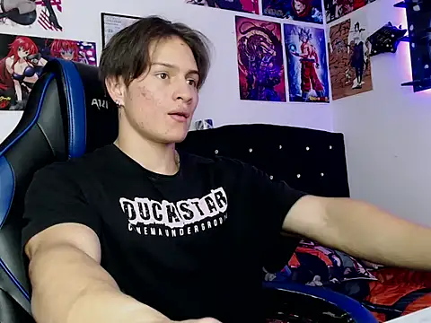 Snapshot of sr_jaeger chatting on December 9, 8:23 pm sr jaeger online show from December 9, 8:23 pm