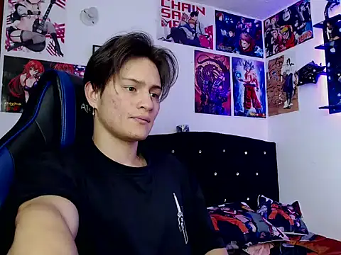 Snapshot of sr_jaeger chatting on December 14, 8:08 pm sr jaeger online show from December 14, 8:08 pm