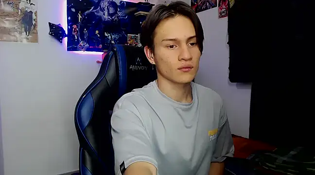 Snapshot of sr_jaeger chatting on March 21, 8:18 pm sr jaeger online show from March 21, 8:18 pm