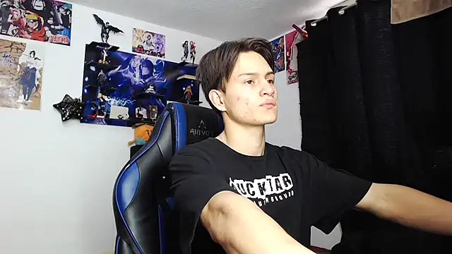 Snapshot of sr_jaeger chatting on October 20, 1:11 pm sr jaeger online show from October 20, 1:11 pm