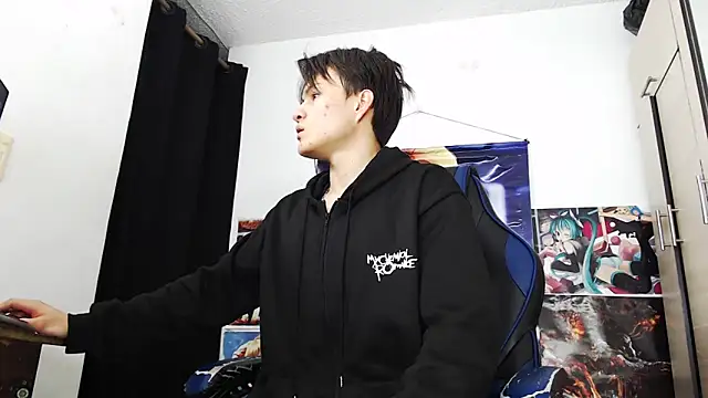 Snapshot of sr_jaeger chatting on November 8, 12:38 pm sr jaeger online show from November 8, 12:38 pm