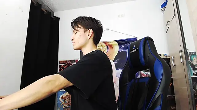 Snapshot of sr_jaeger chatting on November 29, 1:14 pm sr jaeger online show from November 29, 1:14 pm