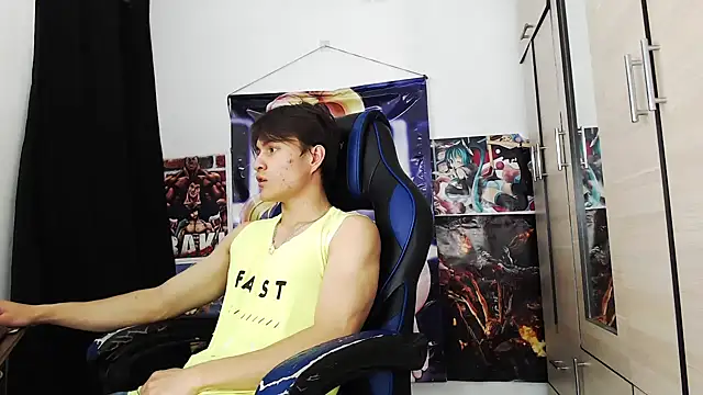 Snapshot of sr_jaeger chatting on December 1, 12:54 pm sr jaeger online show from December 1, 12:54 pm