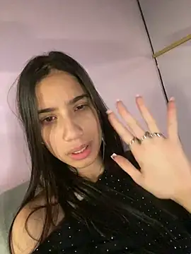 Snapshot of Praga_Pink chatting on January 18, 12:24 am Praga Pink online show from January 18, 12:24 am