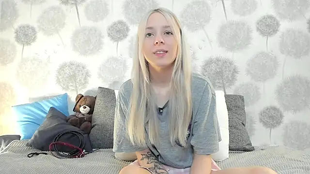 Snapshot of EngelFugler chatting on January 14, 12:14 pm EngelFugler online show from January 14, 12:14 pm