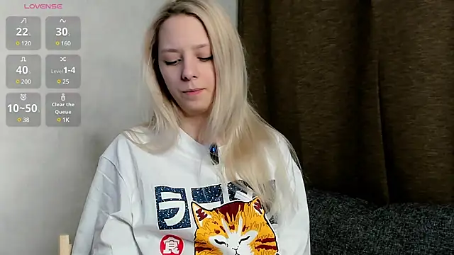 Snapshot of EngelFugler chatting on March 10, 6:23 pm EngelFugler online show from March 10, 6:23 pm