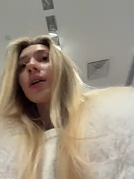 Lia  Love online show from January 9, 1:14 pm