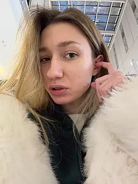 Lia  Love online show from January 12, 1:38 pm