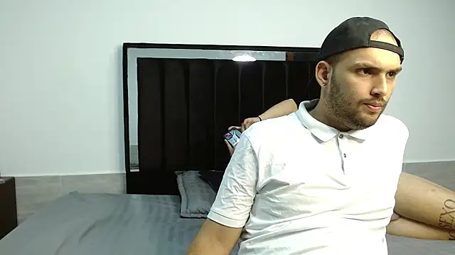 AresAndApolo online show from December 5, 2:20 am