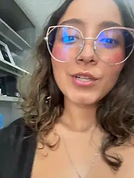 Kay LustyWife online show from December 17, 8:26 pm