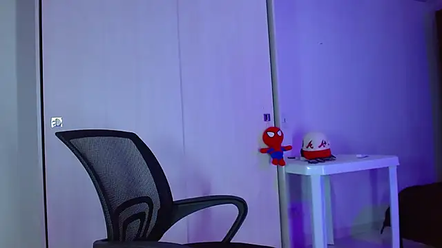 LiamGadiell online show from March 2, 4:07 am