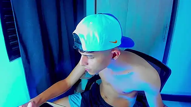 LiamGadiell online show from March 7, 6:02 am