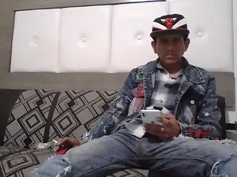 oiram27 online show from November 6, 4:08 pm