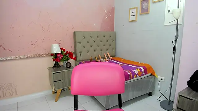 lauren rios7 online show from October 19, 7:58 pm