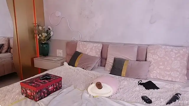 JullyBlair online show from March 6, 8:41 am