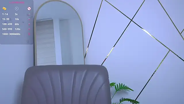 Snapshot of b3llaspringg chatting on October 3, 10:51 pm b3llaspringg online show from October 3, 10:51 pm